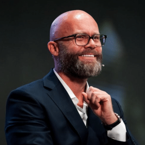 Erik Bertrand Larssen